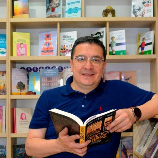Entrevista con Carlos Castro Arias librero de Grafemas Librería