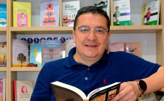 Entrevista con Carlos Castro Arias librero de Grafemas Librería